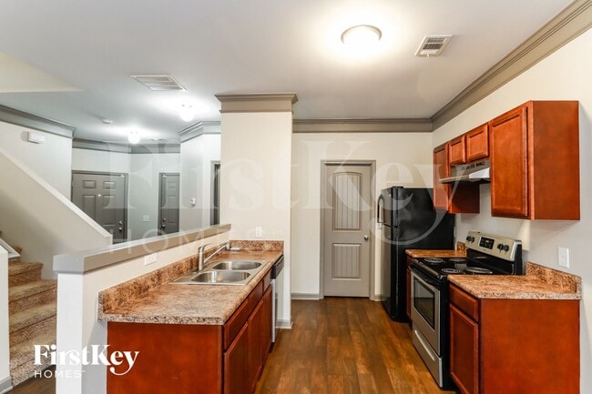 Photo - 866 Ivydale Ln SW