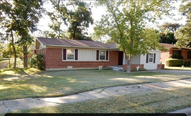 Building Photo - 4025 Vanette Ln