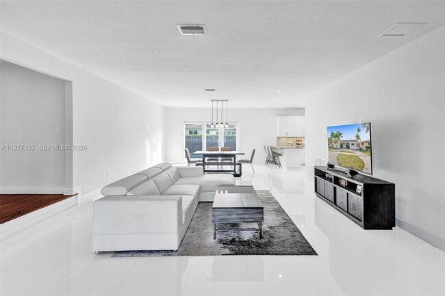 Photo - 1102 Meadowlark Ave