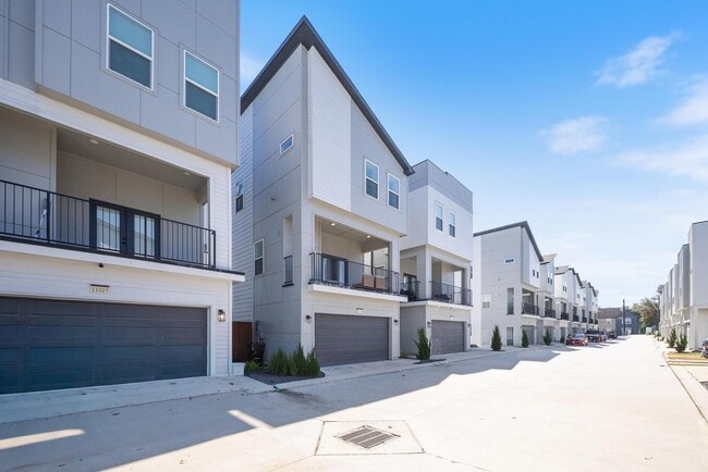 Photo - 1102 Paul Quinn St