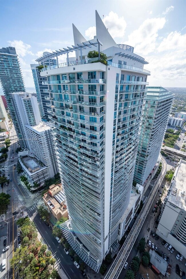 Building Photo - 1000 Brickell Plz Unit 22