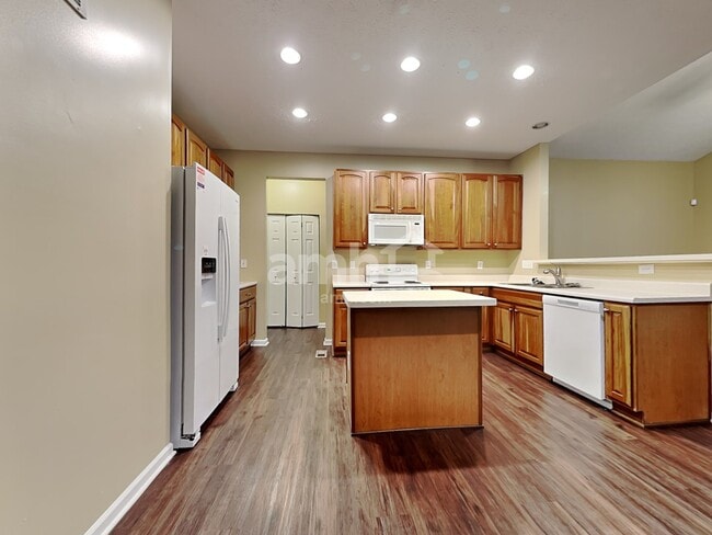 Photo - 285 Coyote Dr