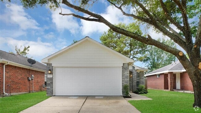 Building Photo - 5023 Deer Point Dr Rental