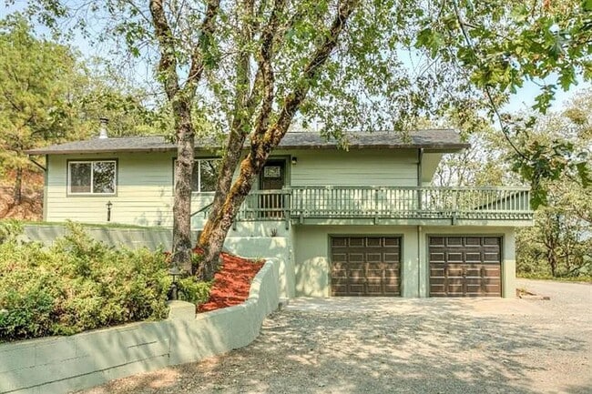 Building Photo - Relaxing Oasis Rental