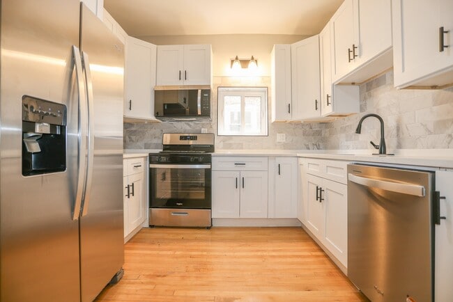 Photo - 5338 W Montrose Ave Unit 2