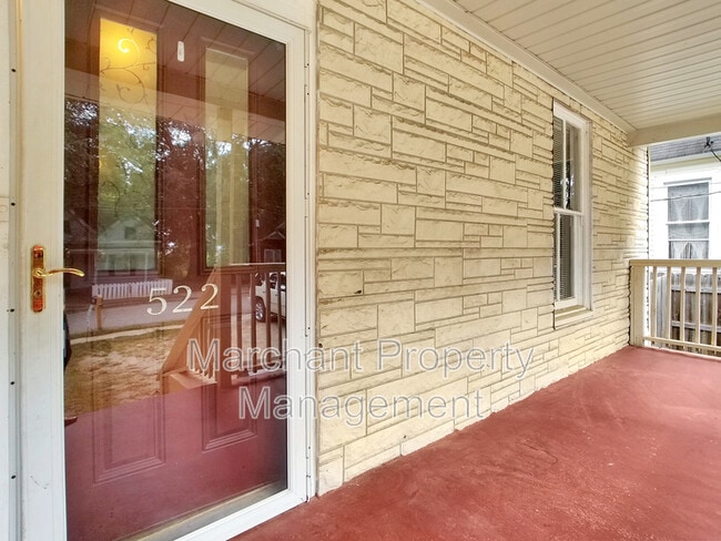 Photo - 522 Perry Ave