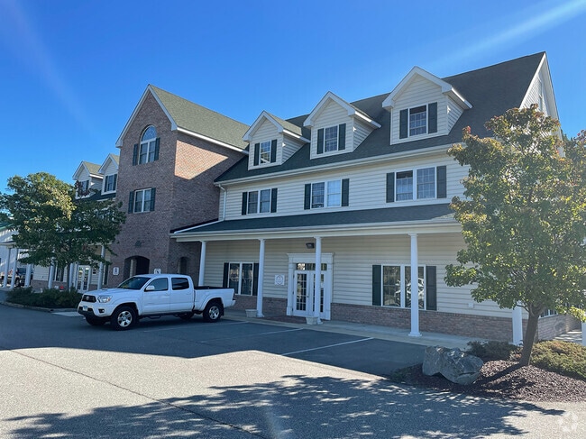 Building Photo - Chester Centre Apartments Unit 105