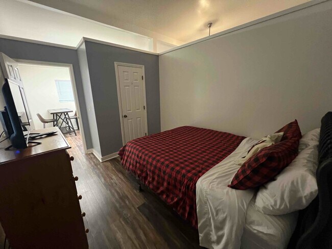 Photo - 496 Pearl Ln