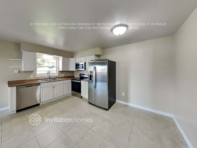 Photo - 348 48th St W