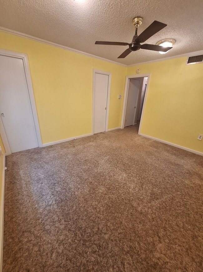 Building Photo - Cute CUTE 3bedroom Rental