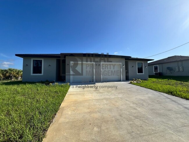 Building Photo - 1263 Hillcrest St E