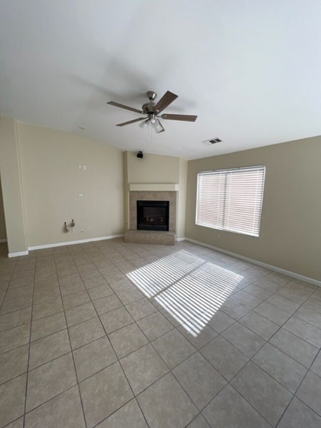 Photo - Southwest Bakersfield 4 Bedroom Home