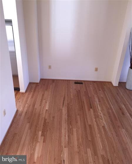 Photo - 47665 Comer Square