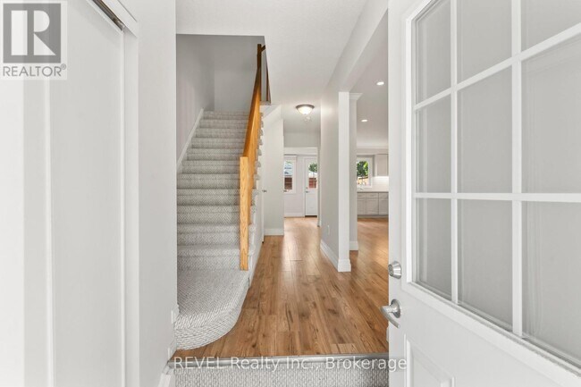 Photo - 10 Bassett Blvd