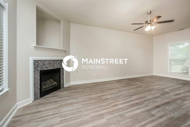 4 Bedroom Pet-Friendly Home in Olive Branch, MS with Main Street Renewal