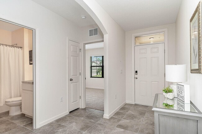 Photo - 732 Acadia Ct SE