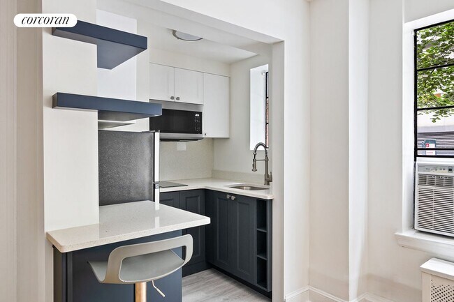 Photo - 140 E 40th St