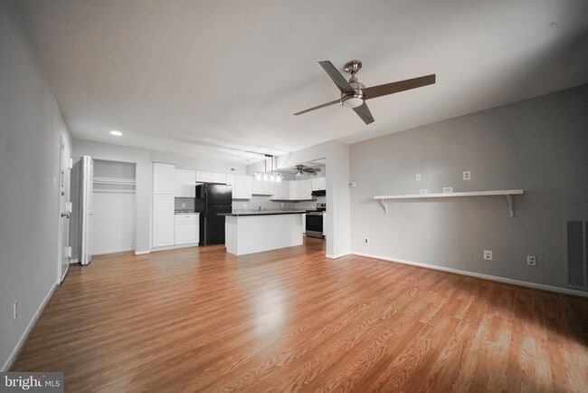 Building Photo - 10106 Campus Way S Unit 102-3B