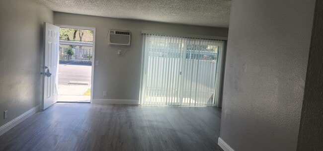 Photo - Florin Woods