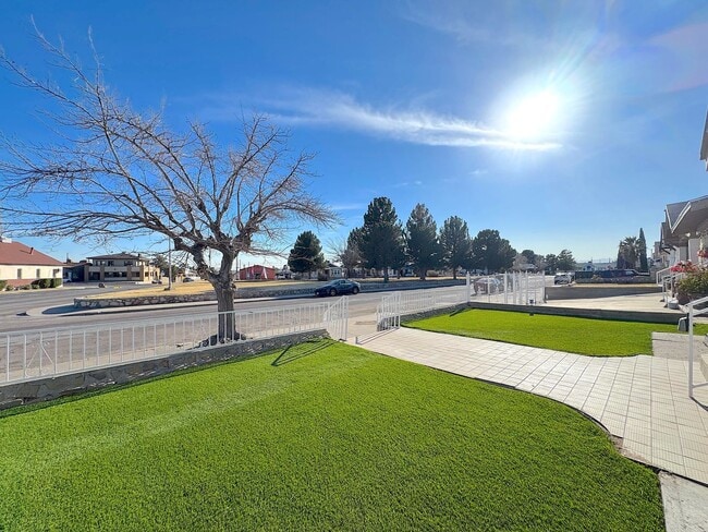 Photo - Updated Home with Historic Charm! 3bed/2 bath Refrig A/C across from Park! Water Included!