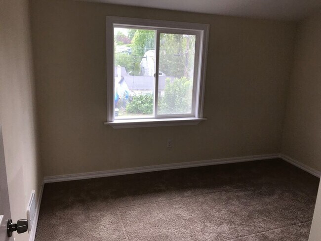 4021 Pacific Ave Unit B