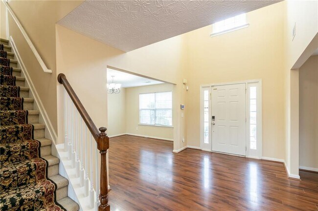 Photo - 778 Roxholly Ln NE