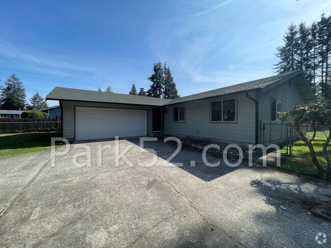 Building Photo - Pet Friendly 3 Bedroom Rambler! Rental