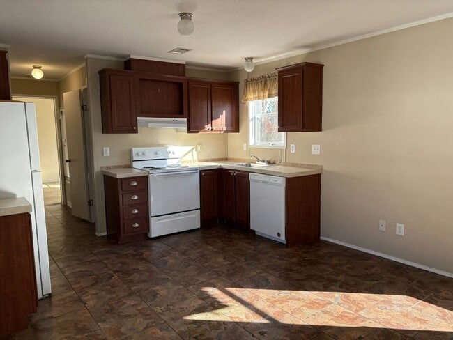 Photo - 601 Starkey Rd