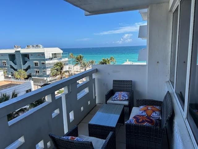 Building Photo - 3111 N Ocean Dr Rental