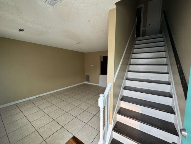 Photo - 6314 Wedgewood St Unidad F