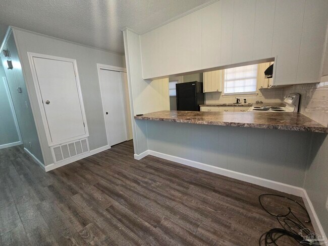 Photo - 4609 Saufley Field Rd