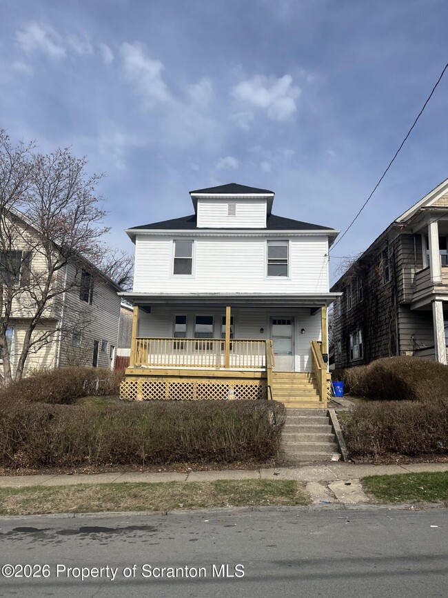 Photo - 1139 Sanderson Ave