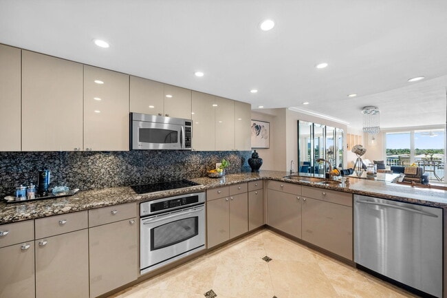 Photo - 511 Bayshore Dr Unit 606