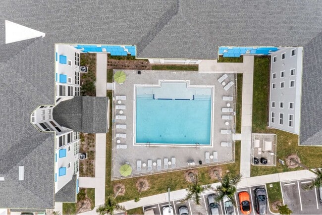 Photo - MainSail Apartments at Marco Shores