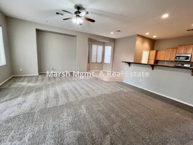 Photo - Beautiful 3 bedroom + den home in Gilbert ...