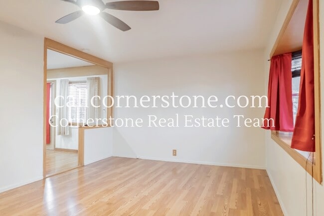 Photo - 411 E Cheyenne Rd