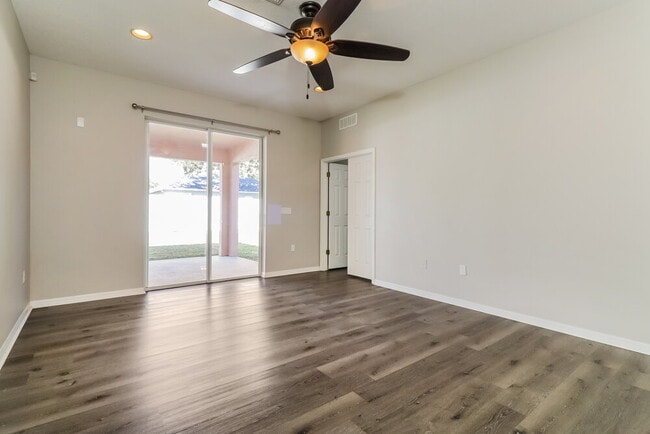 Photo - 8101 Pea Tree Ct