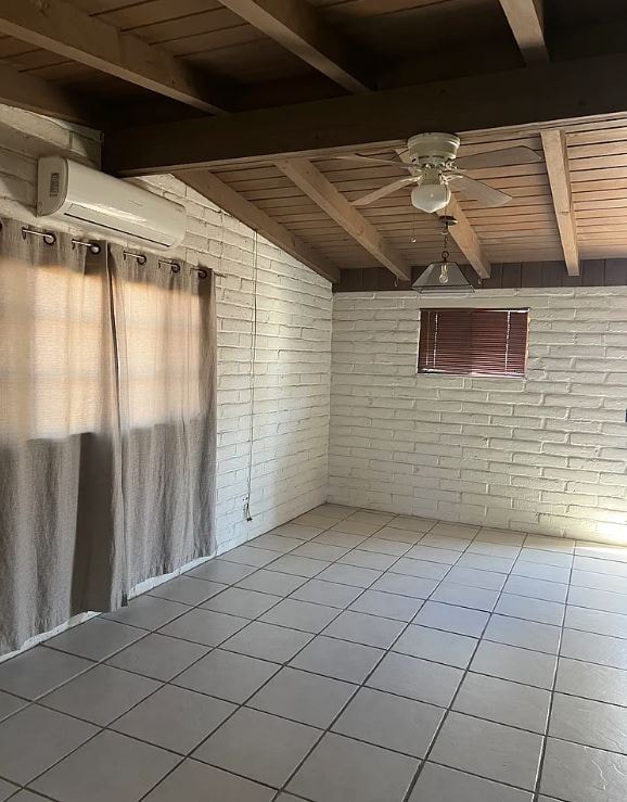 Photo - 2541 E Elm St