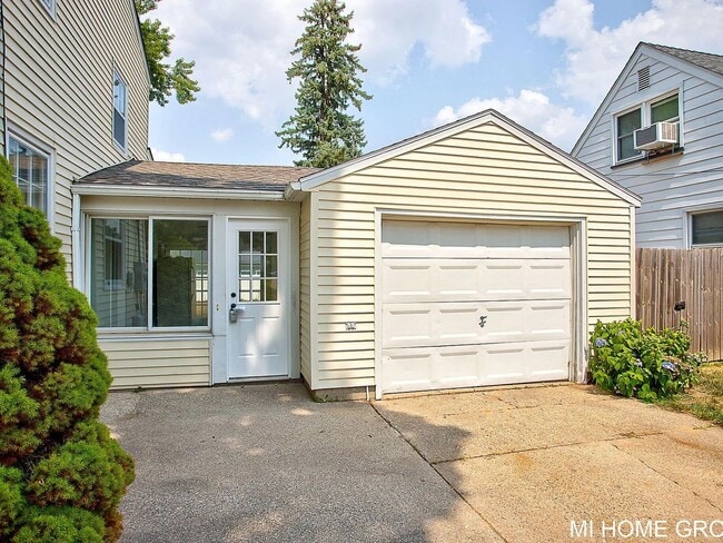 Photo - Lovely 3 Bedroom North East Grand Rapids