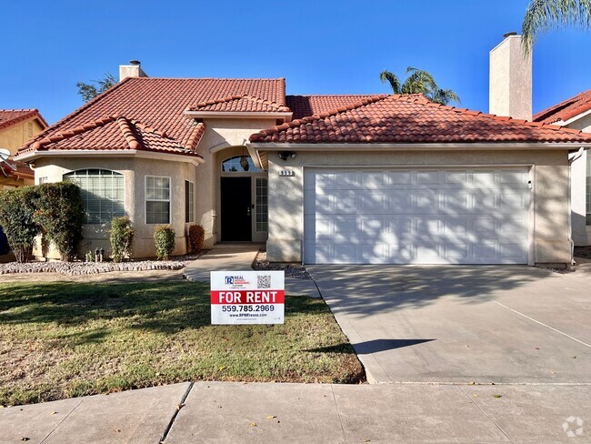 Building Photo - $2,250 Clovis & Dakota, 3 Bedroom Home - R...