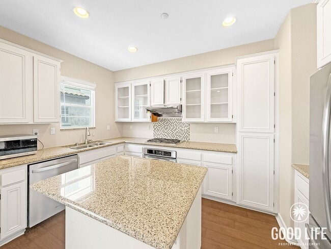 Photo - Spacious 3-Bedroom Home in Rancho Bernardo with Community Pool, Spa & 2-Car Garage