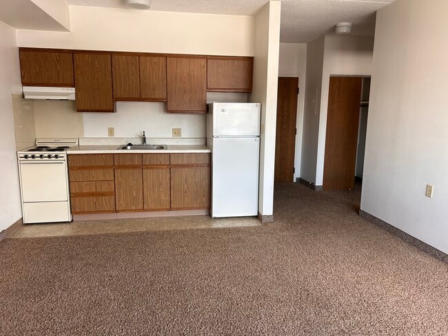 Building Photo - 130 Walnut St Rental