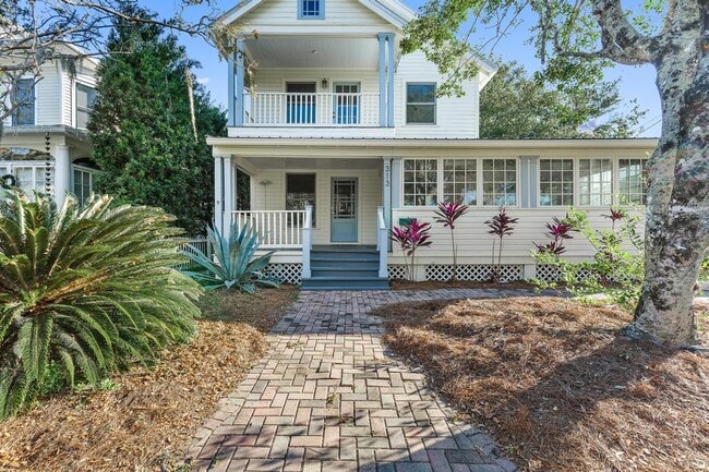 Photo - 313 St George St