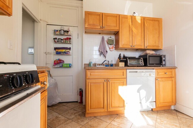 Photo - 2bed apartment close to Boston University - $2600