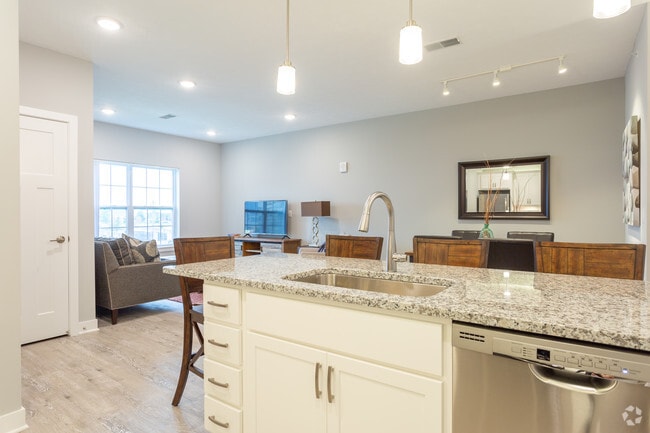 2 BR, 2 BA - 1133 SF