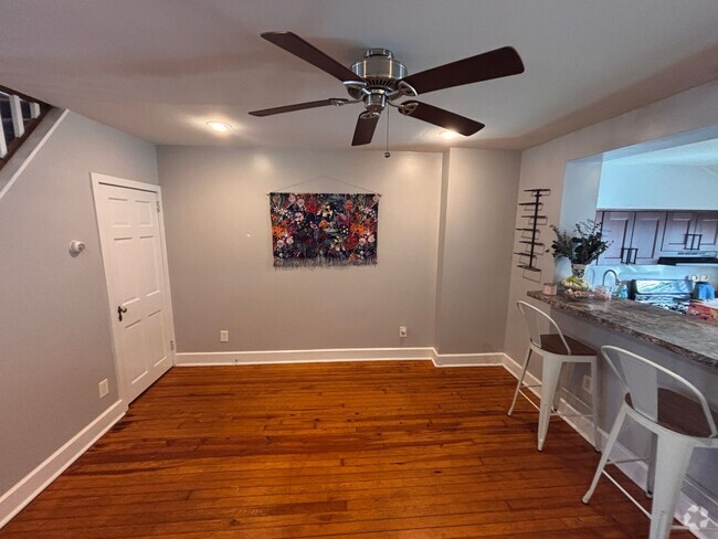 Building Photo - Spacious 4-Bedroom Townhouse in Conshohocken!