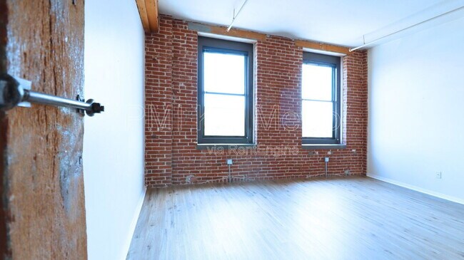 Photo - 200 Main St Unidad 310