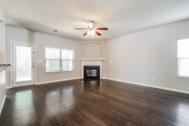 Photo - 4745 Carnegie Ct