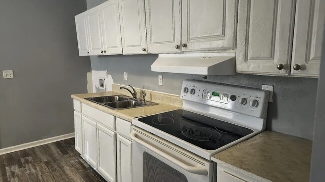 Building Photo - 137 Latimer Rd Unit 137