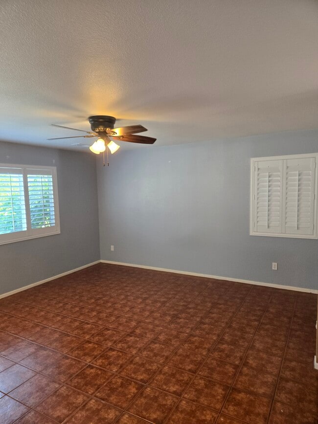 Dining room - 4747 Camberley Ct